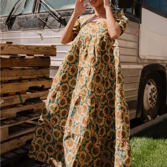 Dressed in LALA Dresses & Skirts - 🚩 SOLD 🚩 Floral Sunflower Maxi Dress